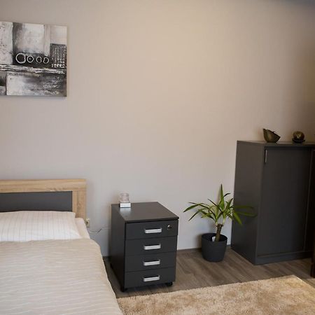Kikelet Apartman Leilighet Szombathely Eksteriør bilde