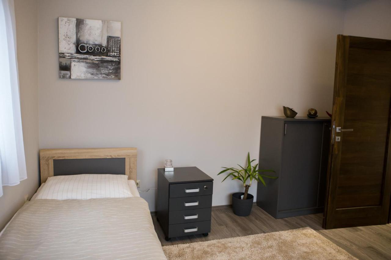 Kikelet Apartman Leilighet Szombathely Eksteriør bilde